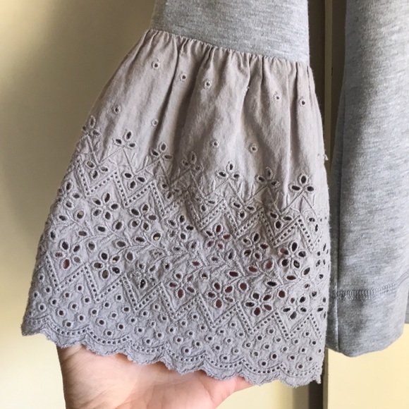 Bobeau Eyelet Bell Sleeve Gray Sweater size small - Picture 3 of 5